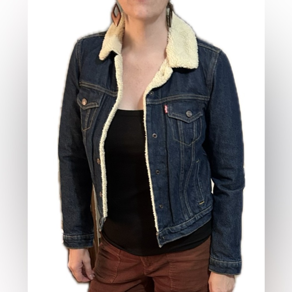 Levi’s Denim Sherpa Jacket. - Picture 7 of 9